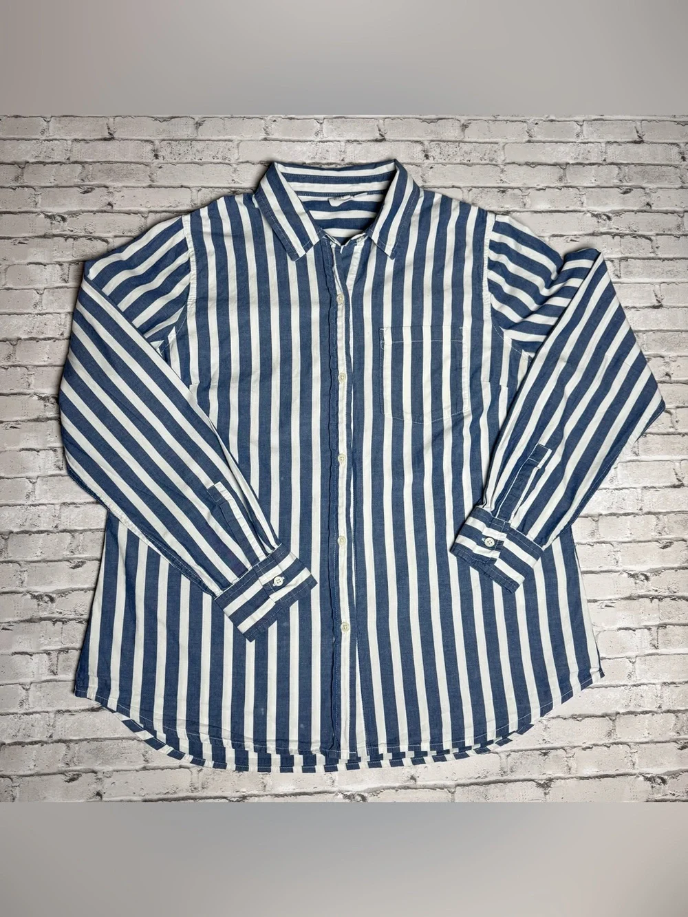 GAP Blue & White Striped Button Down Shirt Size L